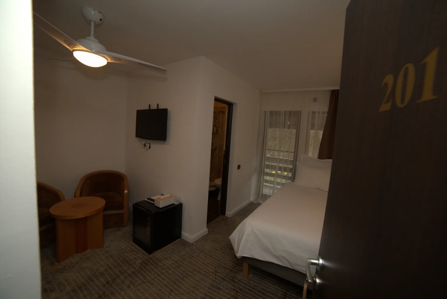 Camera Tripla Standard