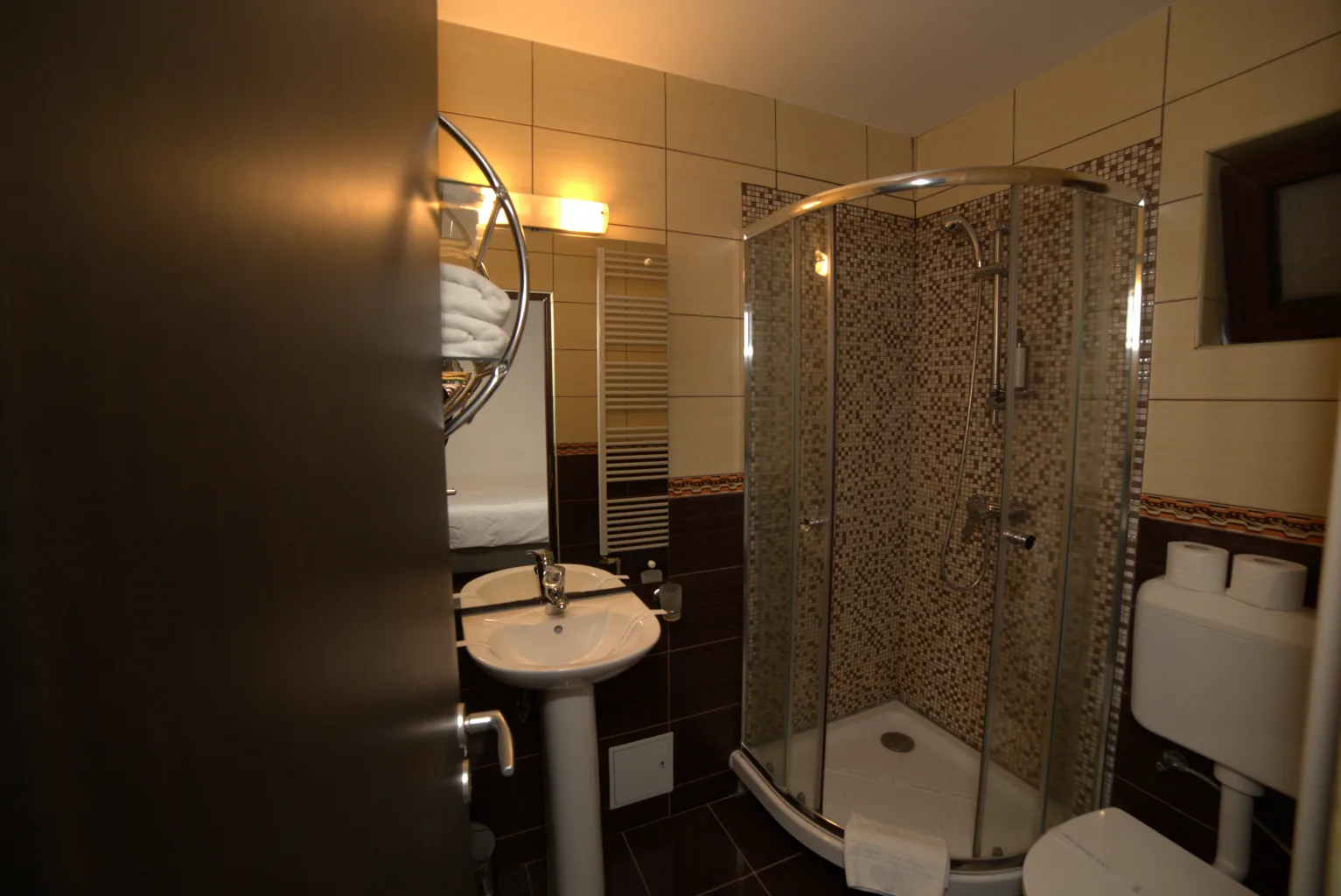 Camera Tripla Standard