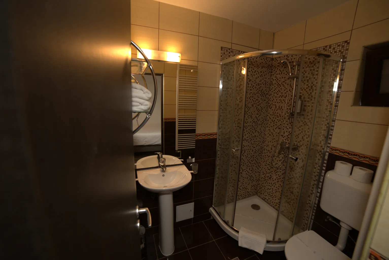 Camera Tripla Standard